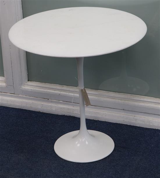 A Saarinen side table W.52cm